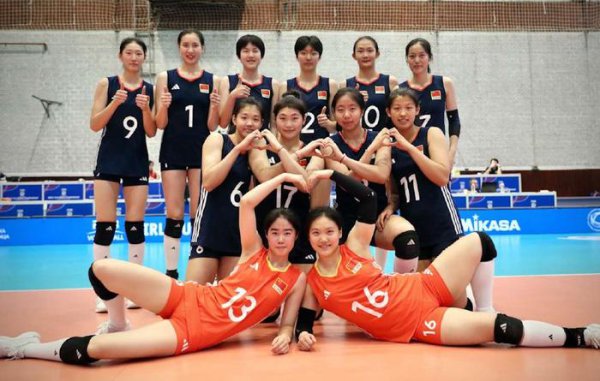 女排17岁1.82米重炮手太稳 再冲最好主攻？